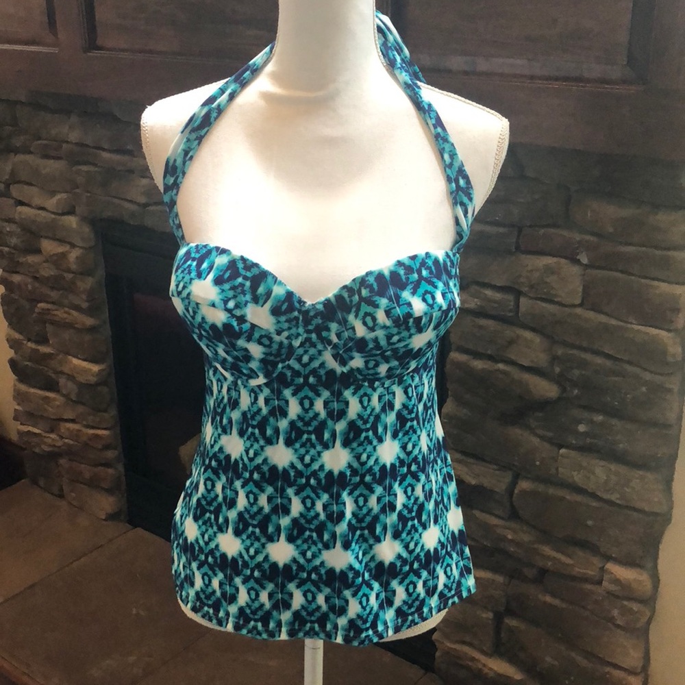 Victoria’s Secret Swimsuit tankini top size 36D